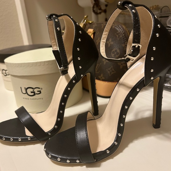 unknown Shoes - Black Studded Heels